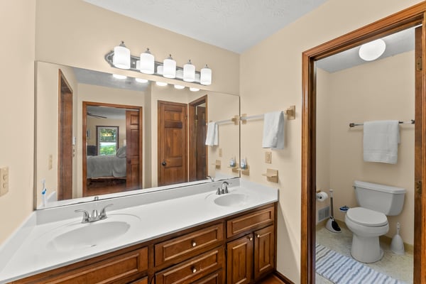 3824 Shawnee Run SW, Lilburn, GA