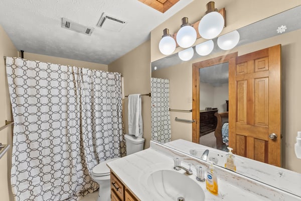 3824 Shawnee Run SW, Lilburn, GA