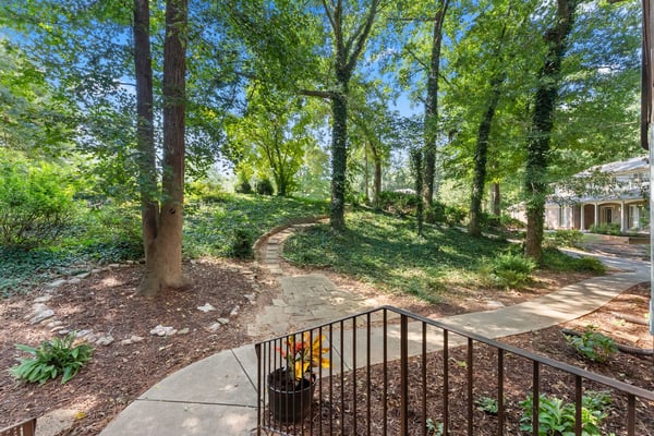 3824 Shawnee Run SW, Lilburn, GA