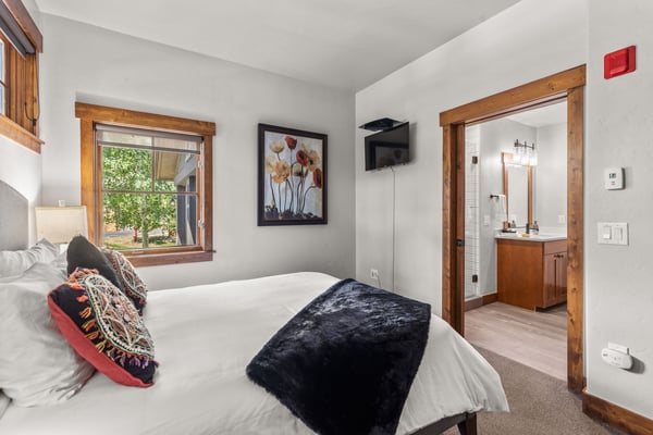 63 Mountain Thunder Drive, 305, Breckenridge, CO