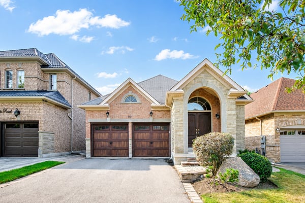 99 Lealinds Rd, Vaughan, ON