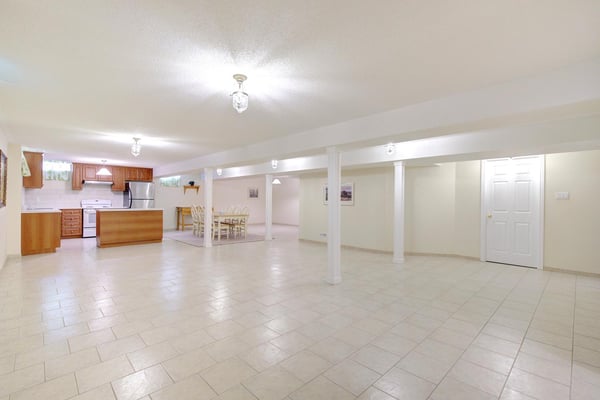 99 Lealinds Rd, Vaughan, ON