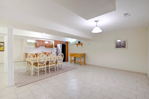 99 Lealinds Rd, Vaughan, ON