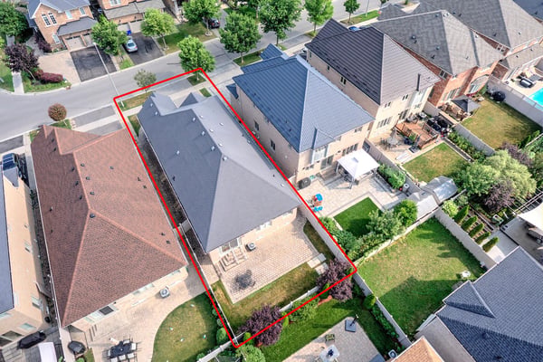 99 Lealinds Rd, Vaughan, ON