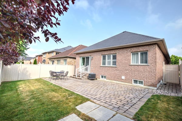 99 Lealinds Rd, Vaughan, ON