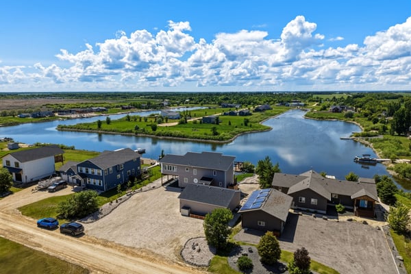 277 Waterfront Dr. E, Gimli, MB