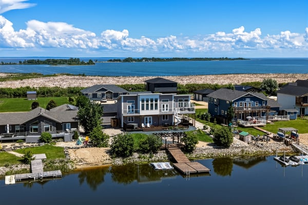277 Waterfront Dr. E, Gimli, MB