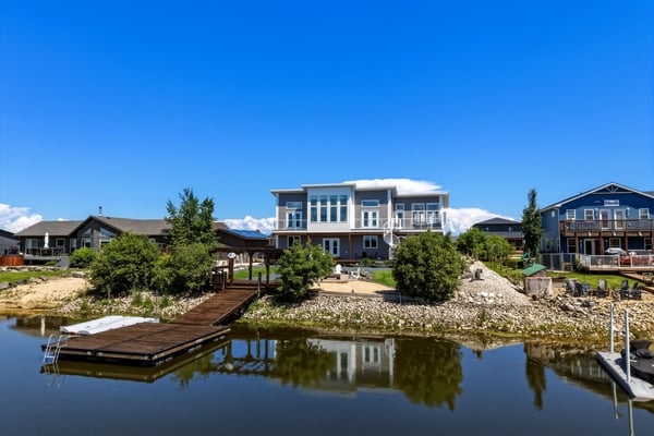 277 Waterfront Dr. E, Gimli, MB