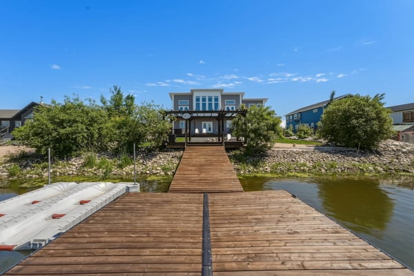 277 Waterfront Dr. E, Gimli, MB