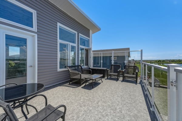 277 Waterfront Dr. E, Gimli, MB