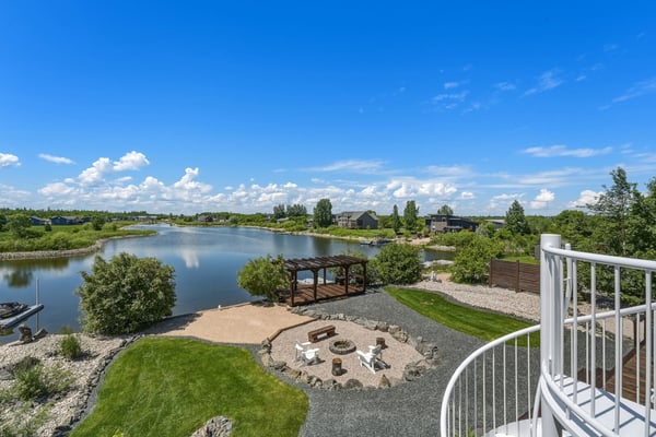 277 Waterfront Dr. E, Gimli, MB