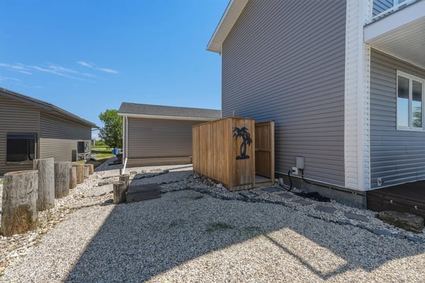 277 Waterfront Dr. E, Gimli, MB
