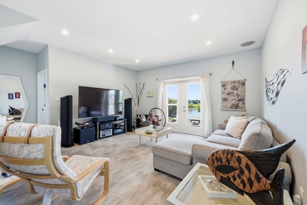 277 Waterfront Dr. E, Gimli, MB