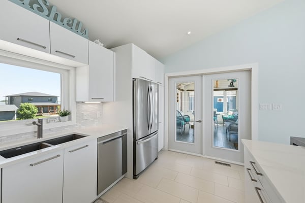 277 Waterfront Dr. E, Gimli, MB