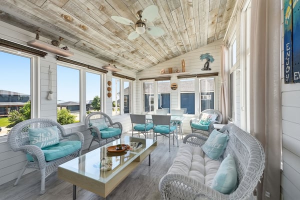 277 Waterfront Dr. E, Gimli, MB