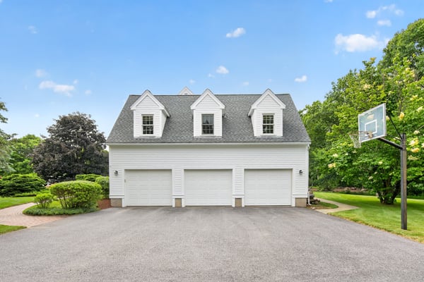 4 Berry Hill Road, Stratham, NH
