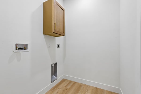 Spacious laundry area
