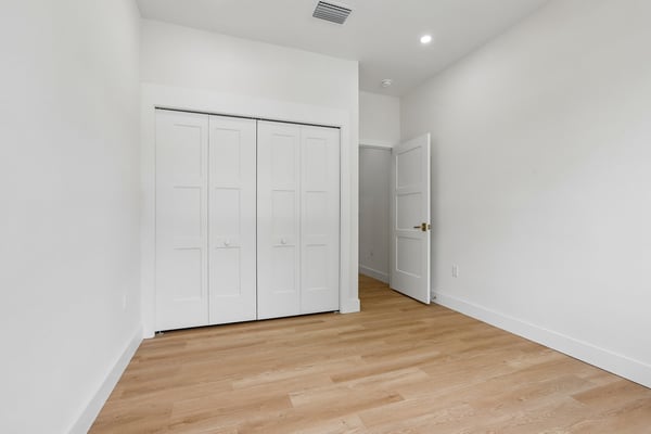 Bright, open space featuring modern finishes and ample storage