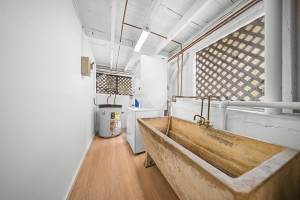 1775 Lusitania St, Honolulu, HI