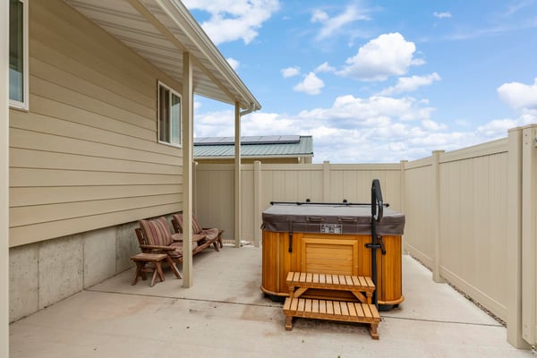7925 Green Meadow Dr, Helena, MT