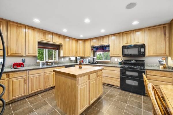 7925 Green Meadow Dr, Helena, MT