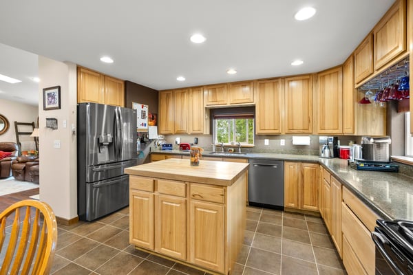 7925 Green Meadow Dr, Helena, MT