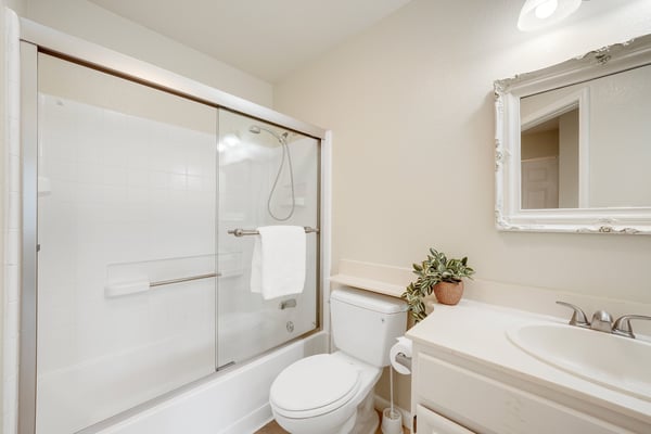 450 E E Street, Benicia, CA
