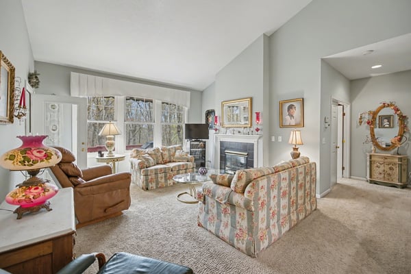 7151 Steeplechase Way, 41, Lansing, MI