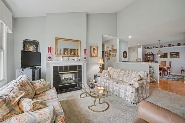 7151 Steeplechase Way, 41, Lansing, MI