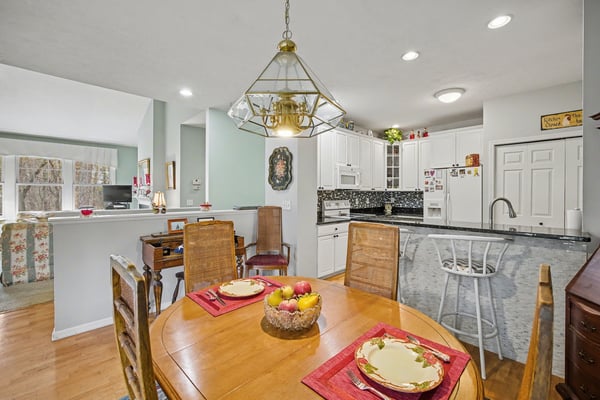 7151 Steeplechase Way, 41, Lansing, MI