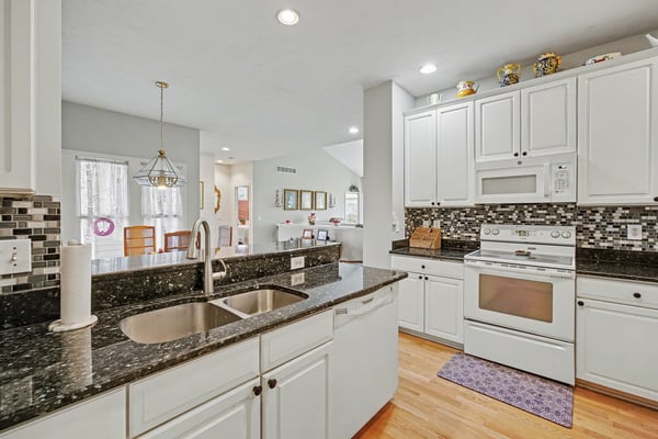 7151 Steeplechase Way, 41, Lansing, MI