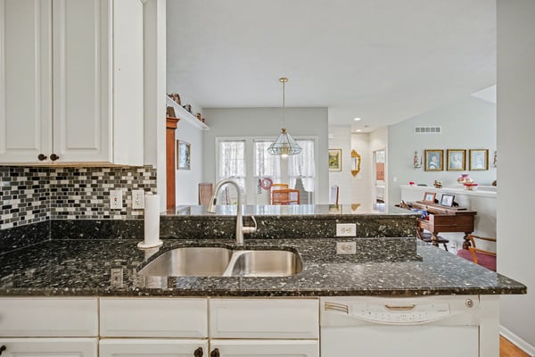 7151 Steeplechase Way, 41, Lansing, MI