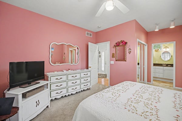 7151 Steeplechase Way, 41, Lansing, MI