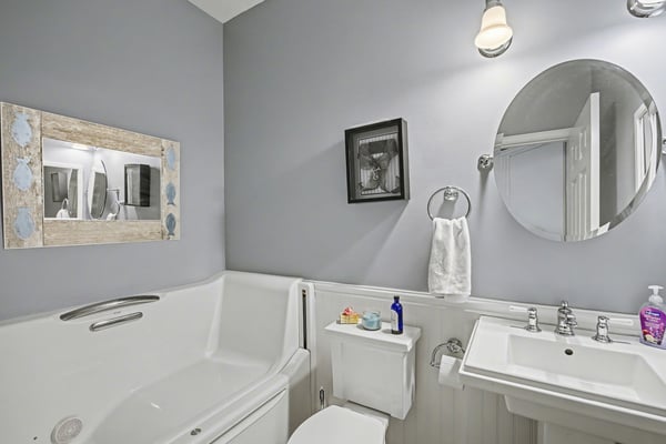 7151 Steeplechase Way, 41, Lansing, MI