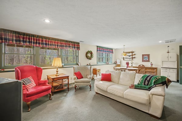 7151 Steeplechase Way, 41, Lansing, MI