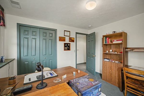 7151 Steeplechase Way, 41, Lansing, MI