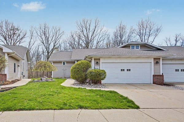 7151 Steeplechase Way, 41, Lansing, MI