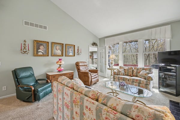 7151 Steeplechase Way, 41, Lansing, MI