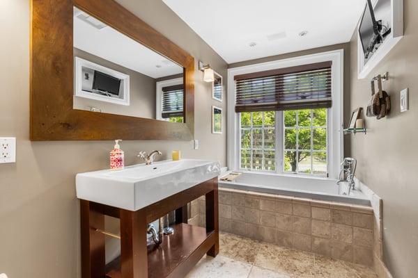 494 Goodwin Road, Eliot, ME