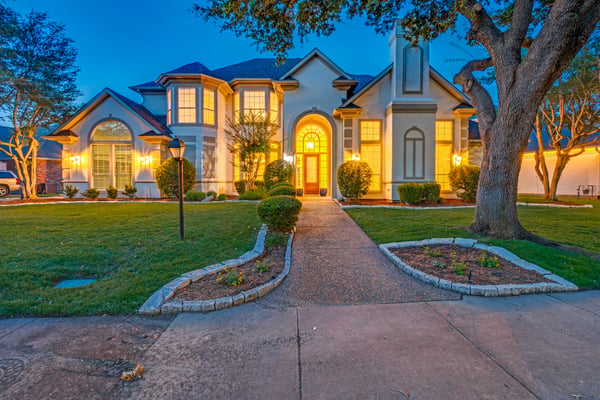Your Luxurious Dallas Oasis Awaits