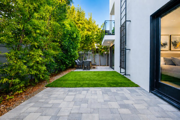 11614 Colfax Meadow Ln, Studio City, CA