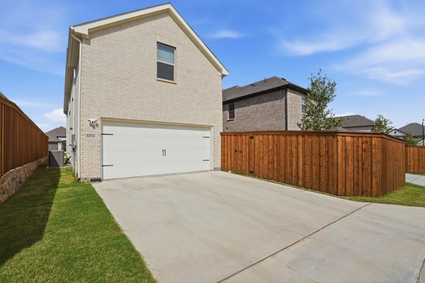 6036 Silverstein St, Fort Worth, TX