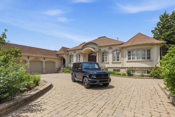 12 Denham Drive, Richmond Hill, ON