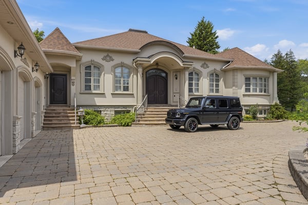 12 Denham Drive, Richmond Hill, ON
