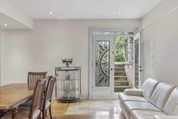 12 Denham Drive, Richmond Hill, ON