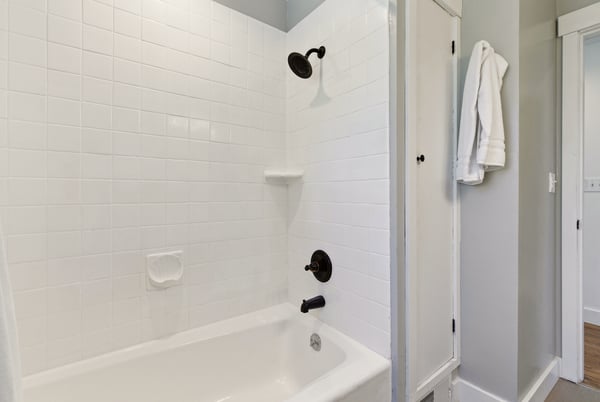 6825 Linden Avenue North, Seattle, WA