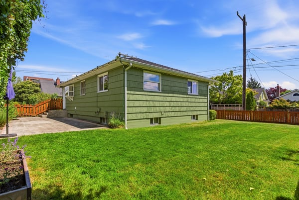 6825 Linden Avenue North, Seattle, WA