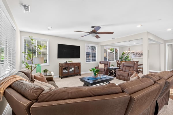 2077 Del Rincon Place, Escondido, CA