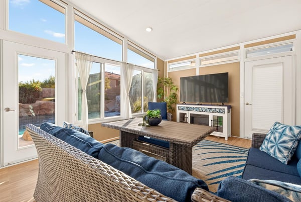 2077 Del Rincon Place, Escondido, CA