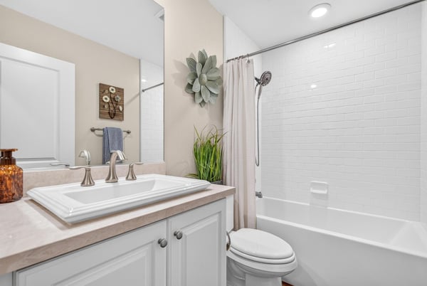 2077 Del Rincon Place, Escondido, CA